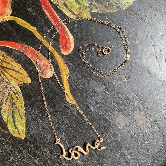 🌹Vintage Solid 14k stamped Rose Bud LOVE Necklace🌹Substantial size lettering🌹 - Picture 6 of 10